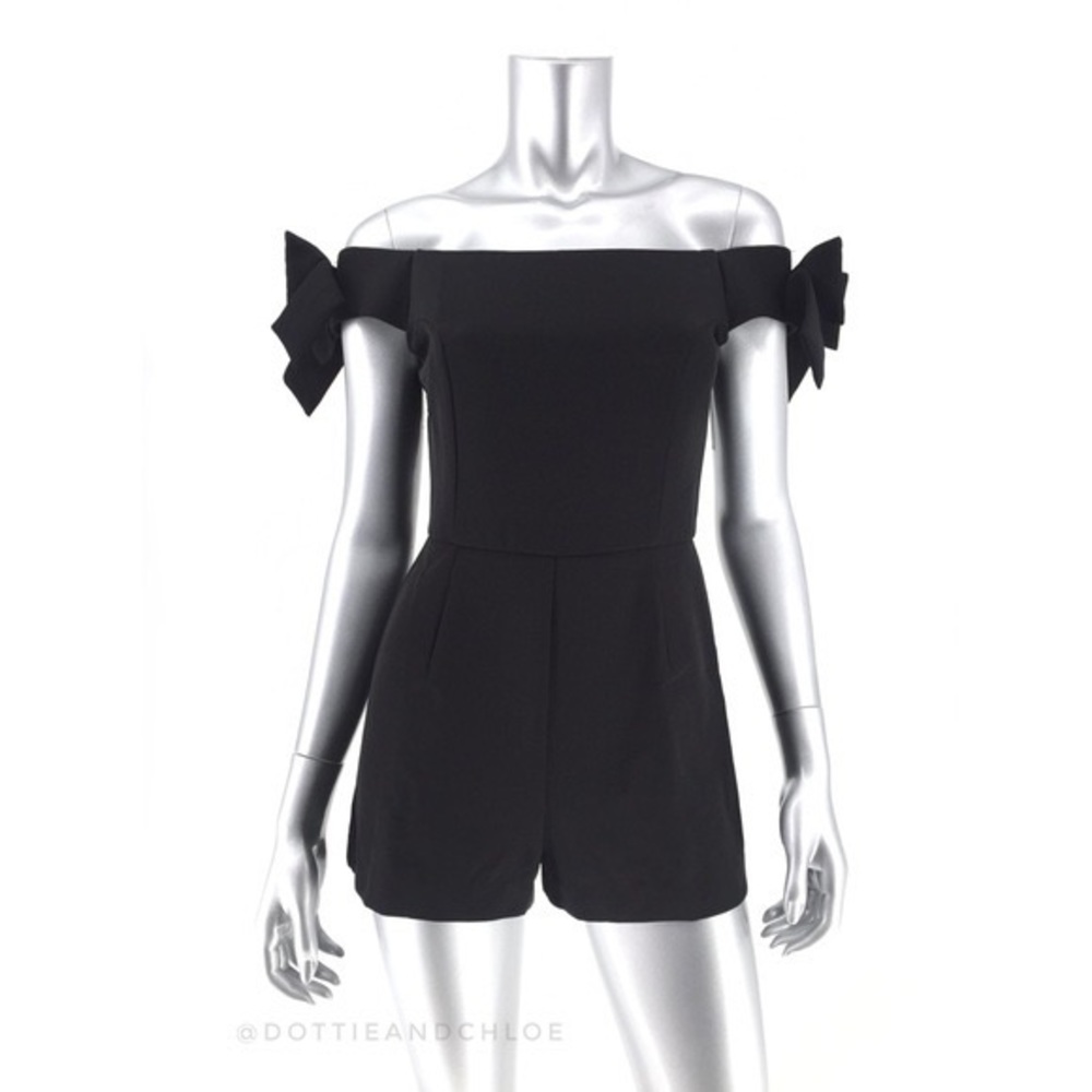 Romeo + Juliet S Black Tie Shoulder Romper